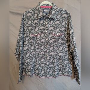 Noble Stitch Women's Paisley Button Down Shirt - Black and White